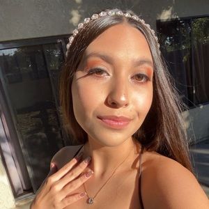 Meet your Posher, Isabel